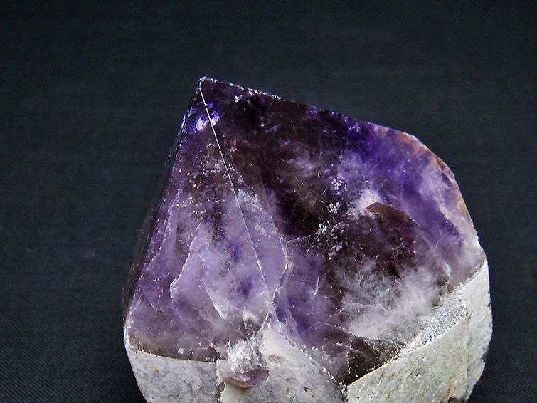 アメジスト 六角柱[T720-1233] 2枚目