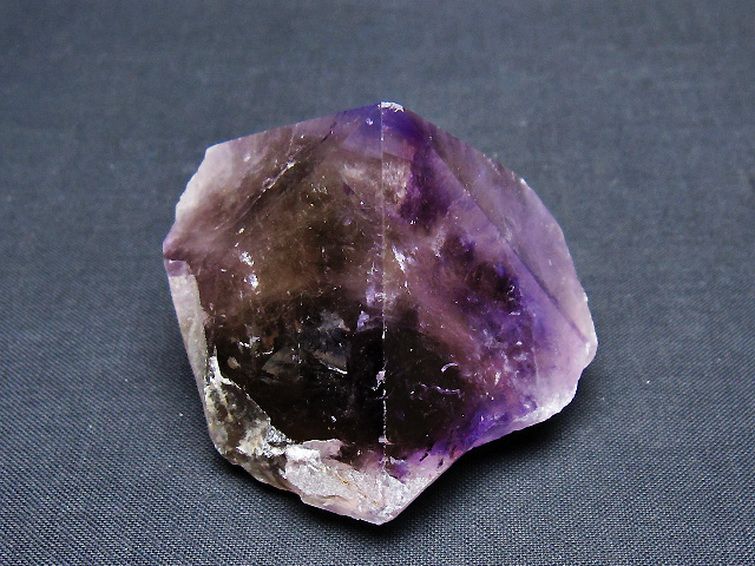アメジスト 六角柱[T720-1242] 1枚目