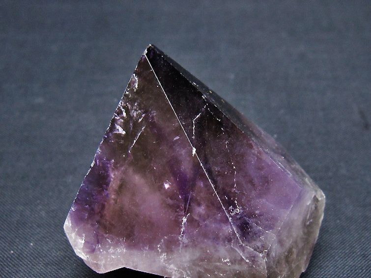 アメジスト 六角柱[T720-1250] 3枚目