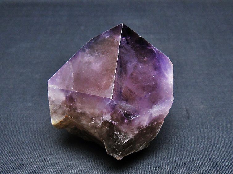 アメジスト 六角柱[T720-1256] 1枚目