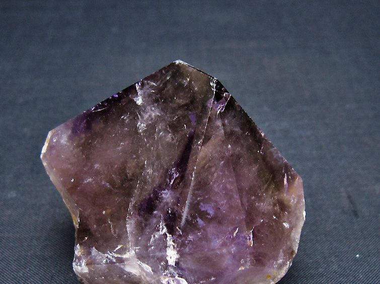 アメジスト 六角柱[T720-1261] 3枚目