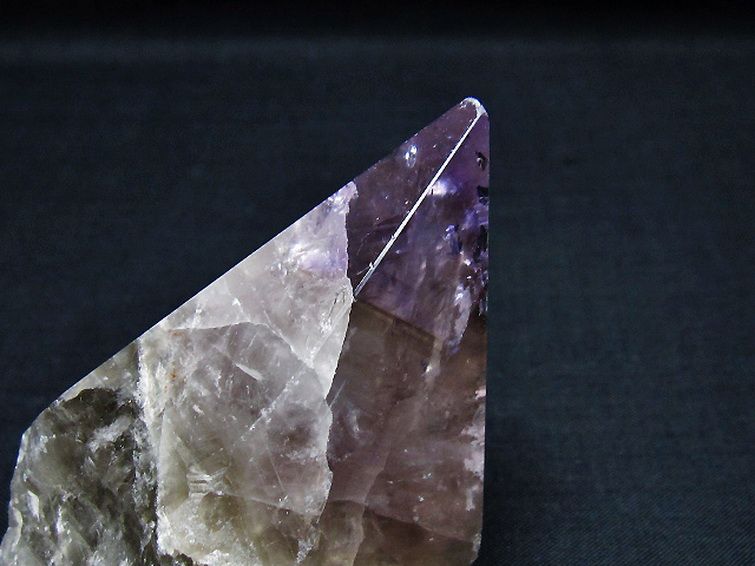 アメジスト 六角柱[T720-1310] 3枚目