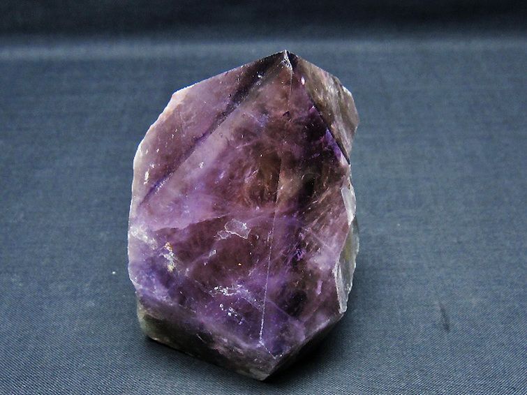 アメジスト 六角柱[T720-1335] 1枚目