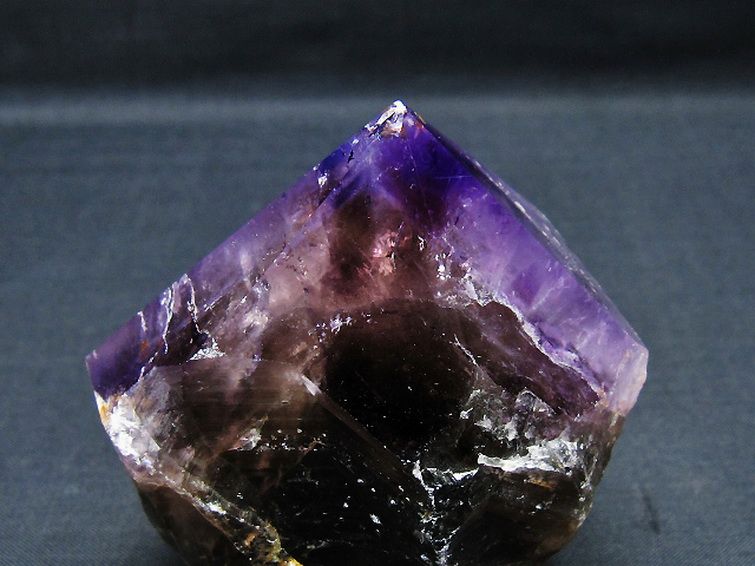 アメジスト 六角柱[T720-1355] 3枚目