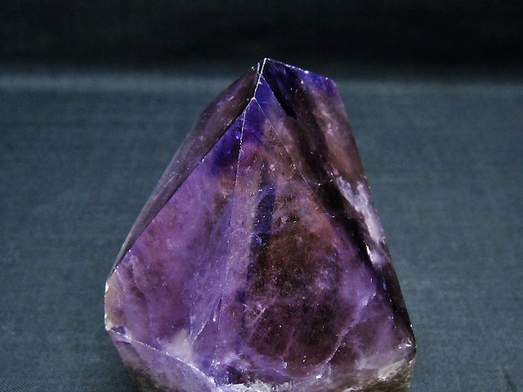 虹入り アメジスト 六角柱[T720-1360] 3枚目