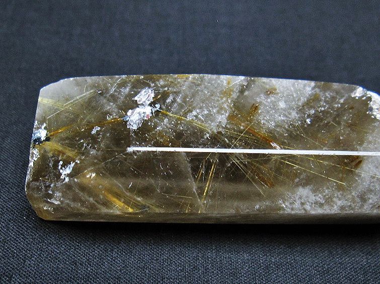 ゴールドタイチンルチル 六角柱[t725-2494]