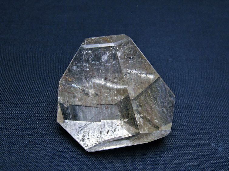 プラチナルチル 原石[T725-2699] 1枚目