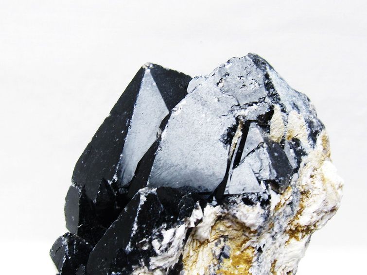 山東省産 モリオン 純天然 黒水晶 クラスター [t728-2344]