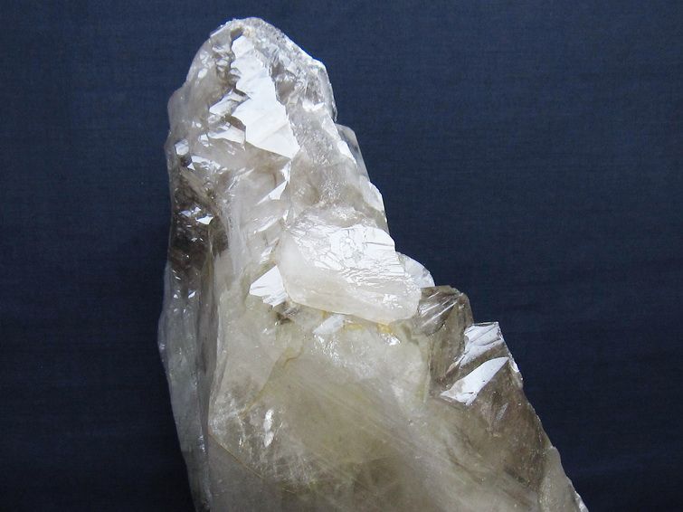 5.6Kg ライトニング水晶 原石[T735-3975] 2枚目