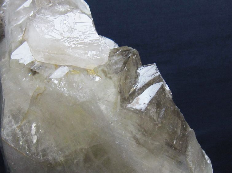 5.6Kg ライトニング水晶 原石[T735-3975] 3枚目