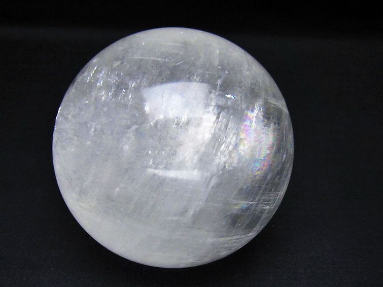 虹入り カルサイト 丸玉 78mm [t758-2403] 1枚目