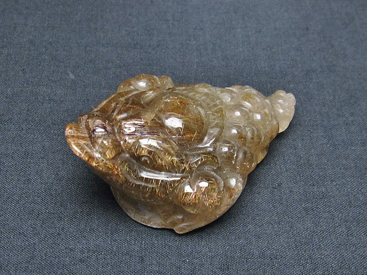 金針ルチル水晶 金蟾 置物 [t801-452] 1枚目