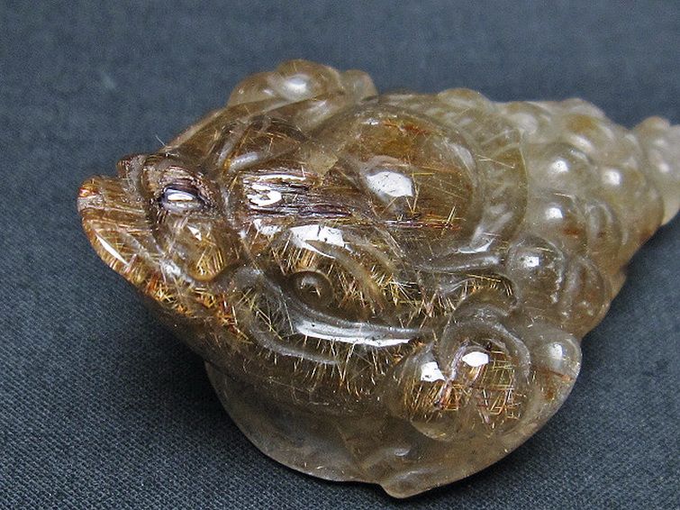 金針ルチル水晶 金蟾 置物 [t801-452] 2枚目