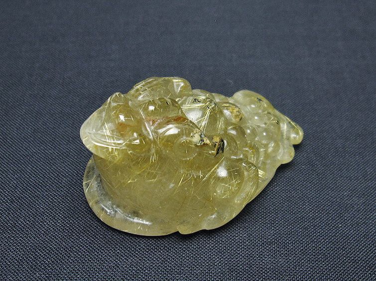 ゴールドタイチンルチル金蟾 置物 [t801-641] 1枚目