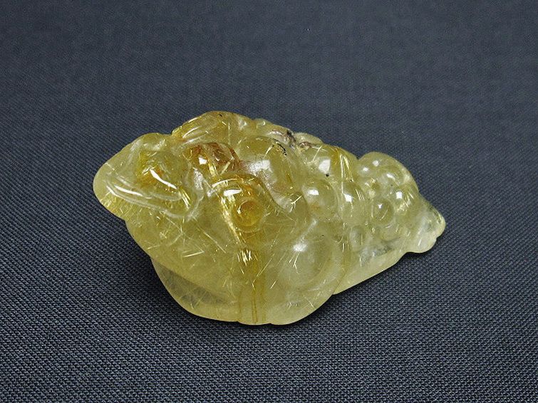 ゴールドタイチンルチル金蟾 置物 [t801-652] 1枚目