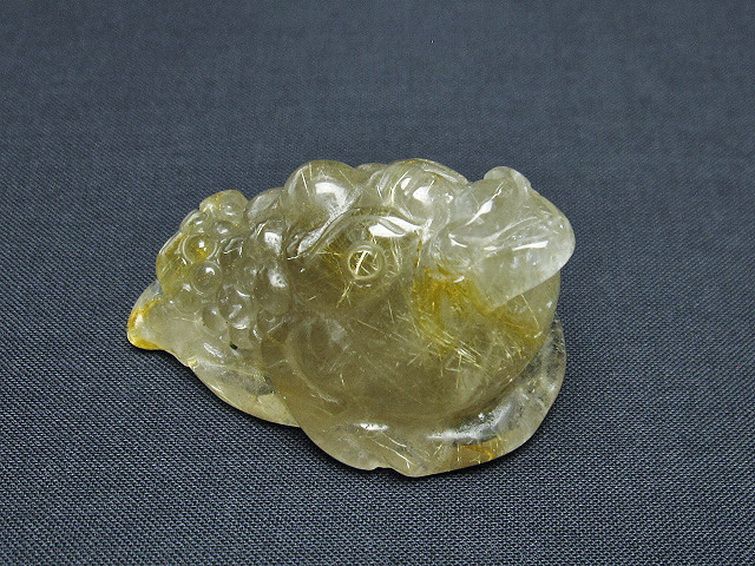 ゴールドタイチンルチル金蟾 置物 [t801-690] 1枚目