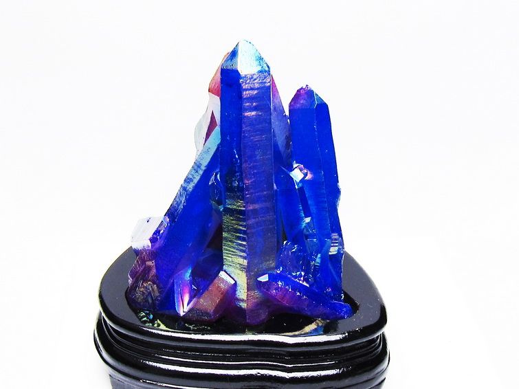 1.5Kg オーラ水晶 オーラクリスタル クラスター (レインボー)[T802-6239] 1枚目