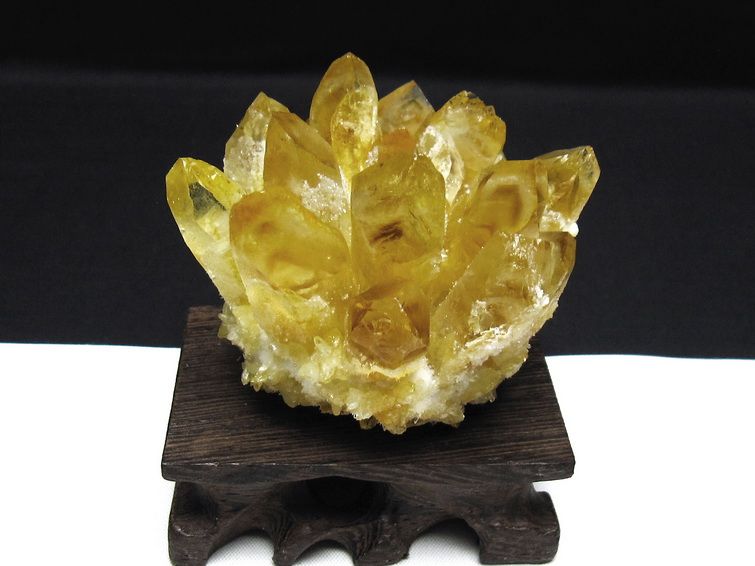 天然鉱石 結晶 透明感のある黄色フラワークォーツクラスター 黄水晶 イエロークォーツ クラスター [t802-6308]