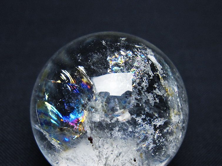 虹入り ヒマラヤ水晶 丸玉 32mm [t91-9271]