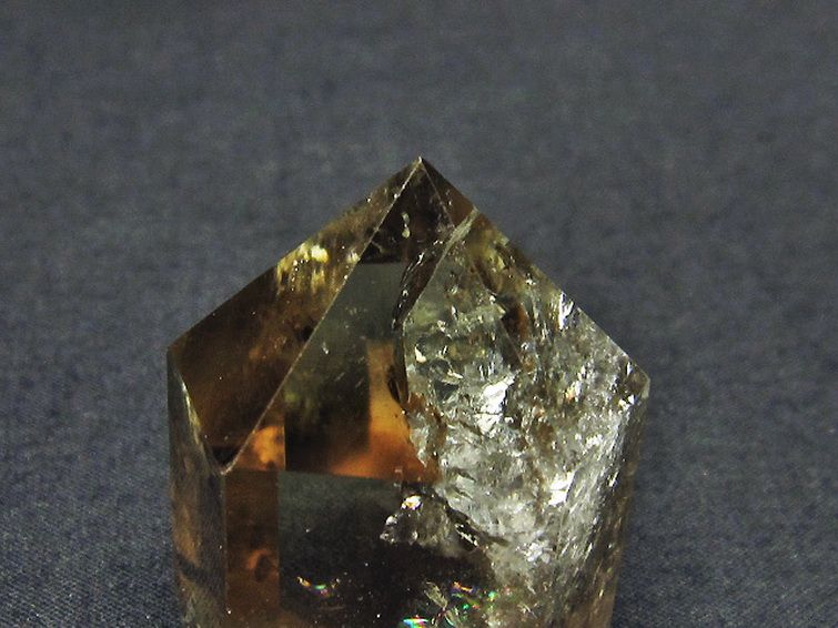 虹入り シトリン水晶 六角柱[T98-1538] 1枚目