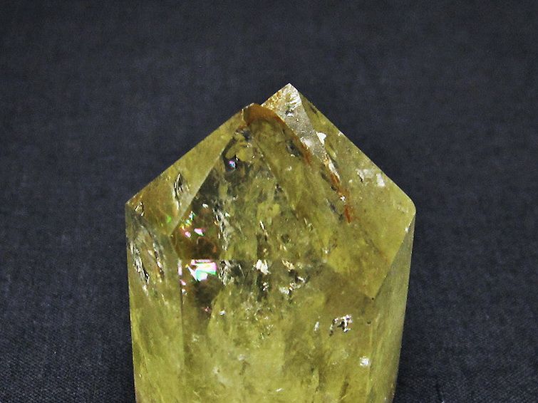 虹入り シトリン水晶 六角柱 [t98-1947] 1枚目