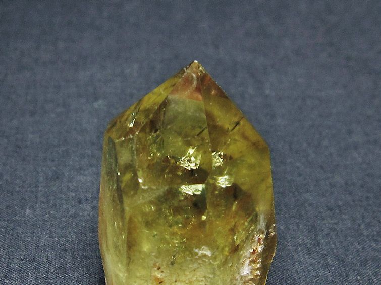 虹入り シトリン水晶 六角柱[T98-1969] 1枚目