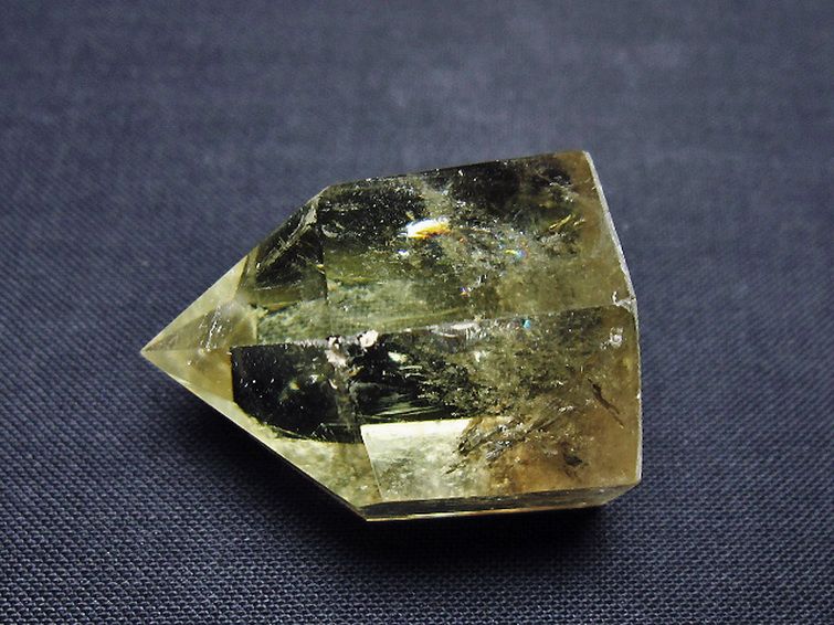 虹入り シトリン水晶 六角柱[T98-2247] 1枚目