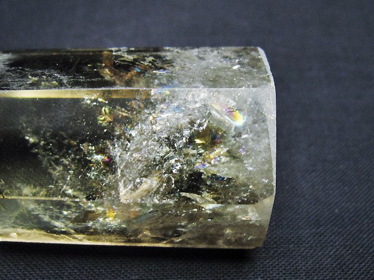 虹入り シトリン水晶 六角柱[T98-2298] 1枚目