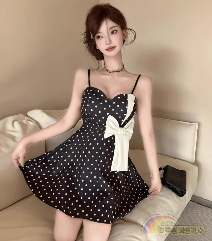 ミニワンピース ドット柄 夏デート 女子会 お出かけに最適な可愛いコーデ✨ 急なお出かけにも即対応！「ミニ水玉柄ワンピース」コーデ2選
