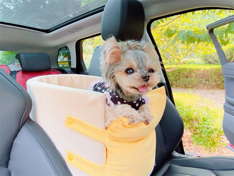 ペットドライブボックス ベッド ドライブ 用品 犬 小型ペット用 車用シート 飛出し防止 ソファー ペットマット 洗える アームレストボックスに固定可能 車載用 Jxe075 Select Ebisu Mart 通販 Yahoo ショッピング
