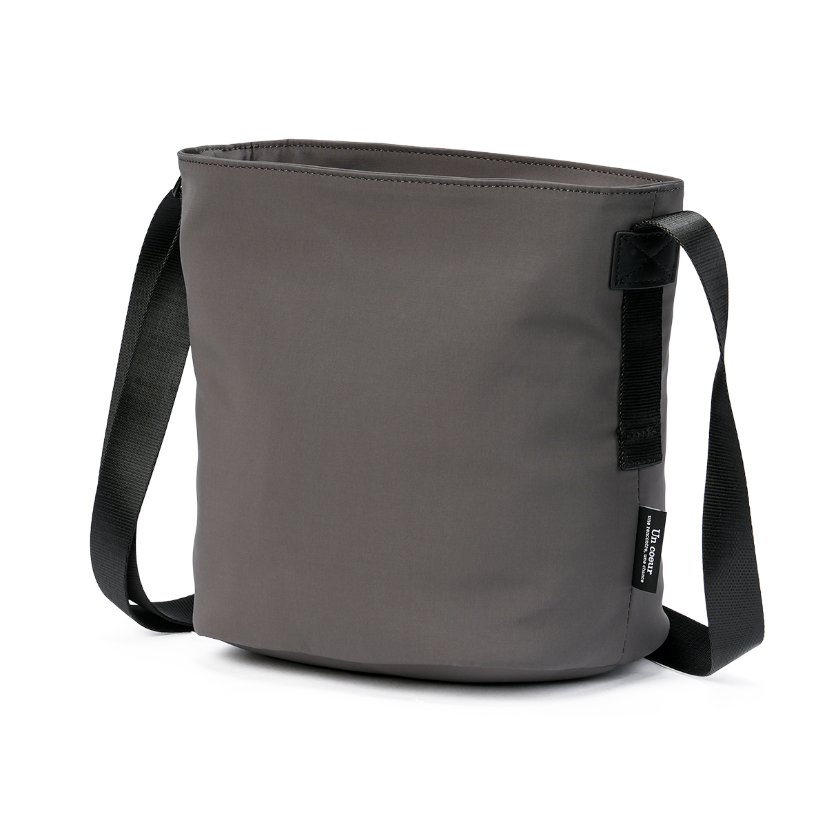 Un coeur（アンクール） 最大51% 1/11限定 ハッチ ショルダーバッグ