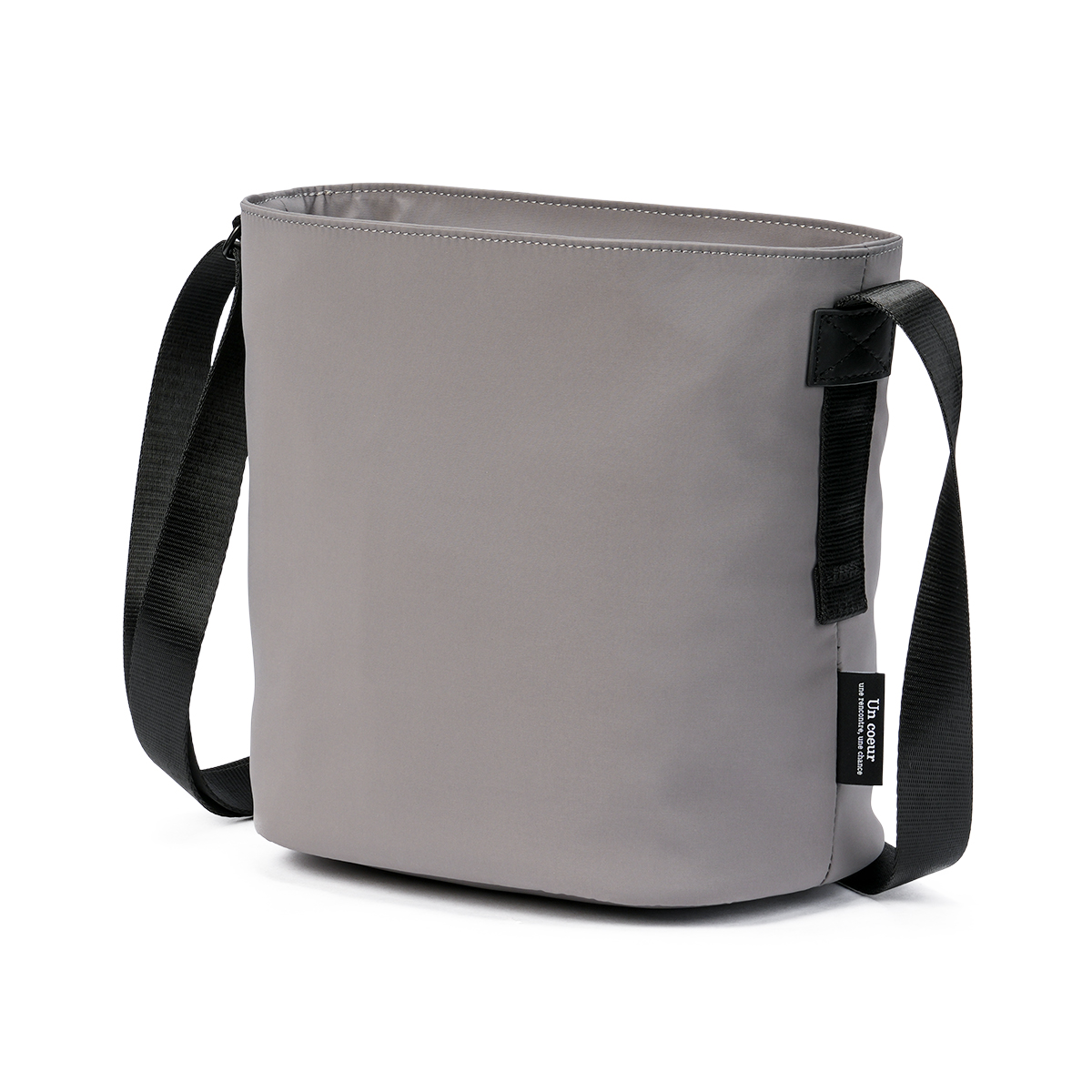 Un coeur（アンクール） 最大51% 1/11限定 ハッチ ショルダーバッグ