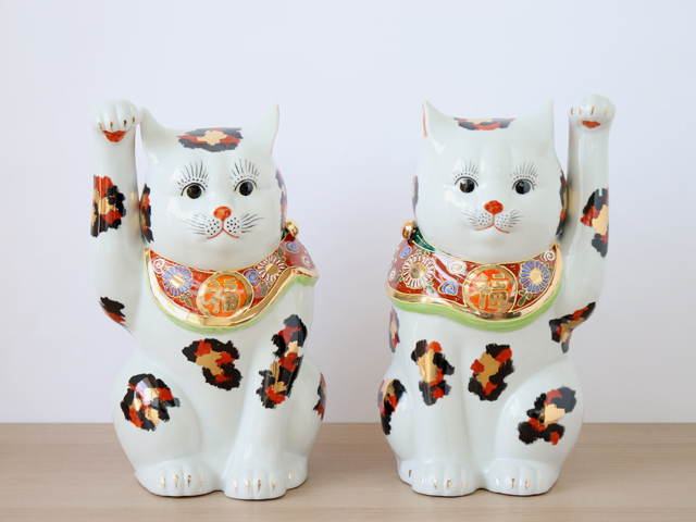 九谷焼 10号 招き猫 金三毛 ( 右手・左手 / 布団付 ) : 雑貨のお店