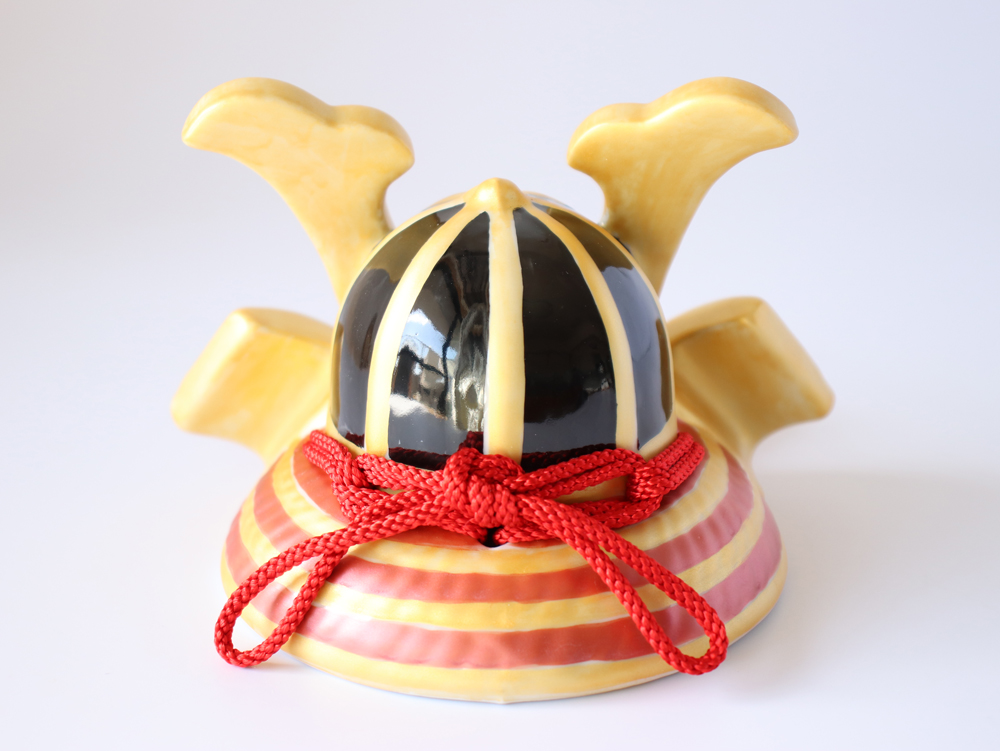 九谷焼 5号兜 金彩 五月人形 コンパクト おしゃれ 陶器 兜飾り 初節句