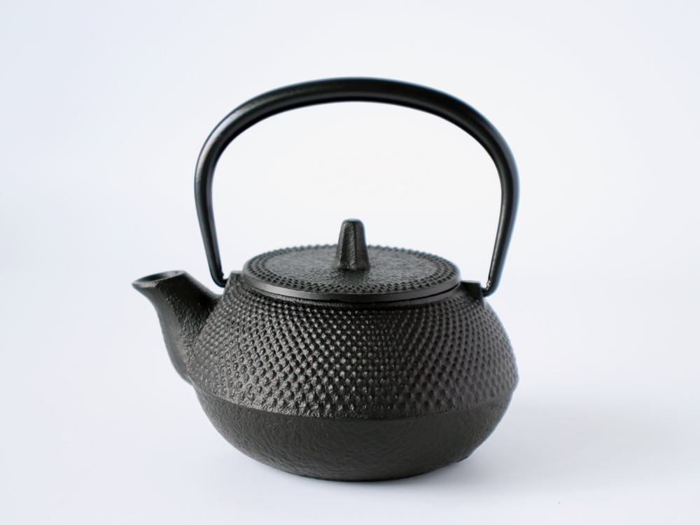 岩鋳（IWACHU） 鉄瓶兼用急須 新アラレ 320ml 茶こし付き いわちゅう