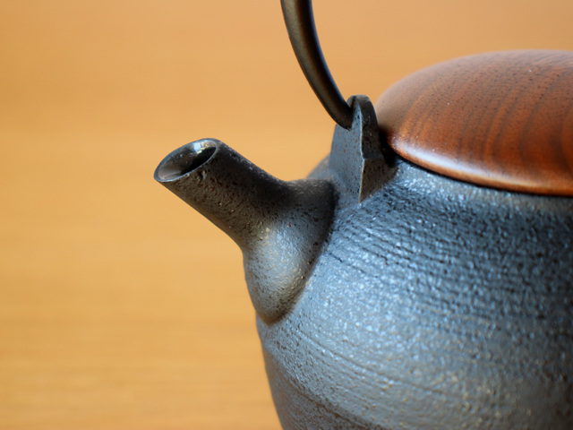 鋳心ノ工房 ティポット ヒキメ S / 木蓋 : 雑貨のお店セレクト