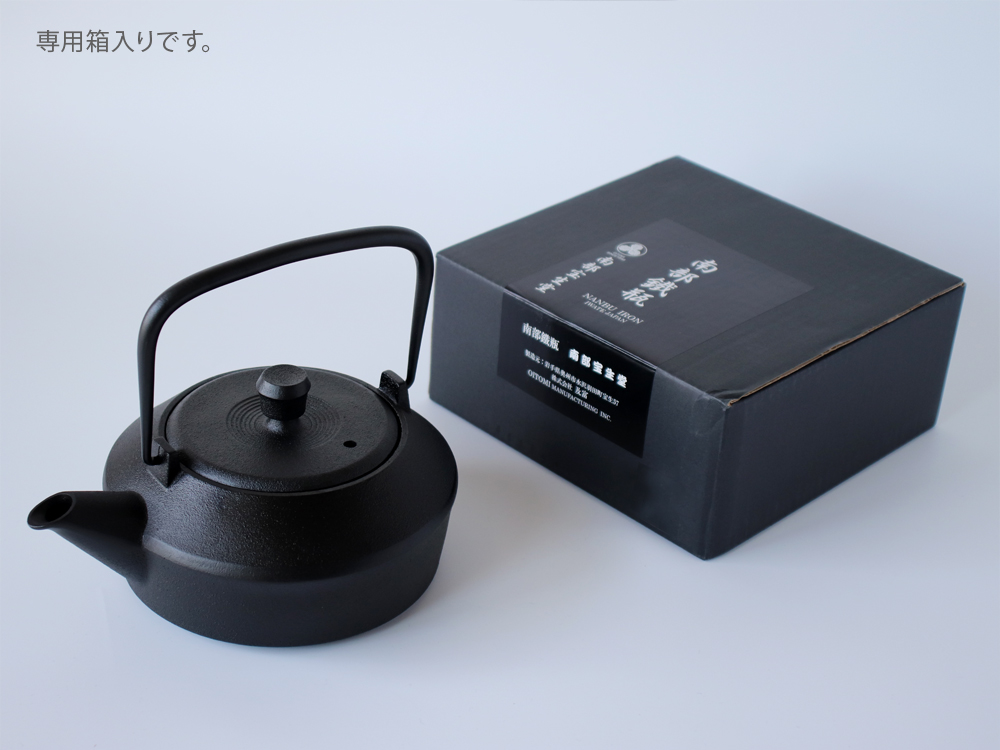 新品、付属品付　南部運南堂 鍋元 老松紋様 南部鉄瓶　南部鉄器　調理器具　鉄瓶 Amazon | 南部運南堂 南部鍋元造 12型アラレ 南部鉄瓶 南部