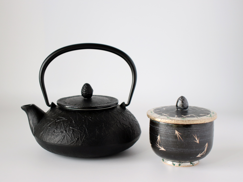 西川貞三郎商店 茶の間セット 鉄急須＆汲出し碗 銀彩松葉 京焼 清水焼
