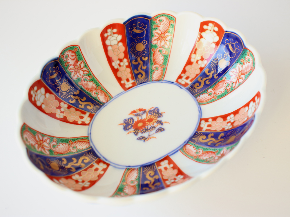 箱入　林九郎作　浮彫菊紋　金彩　蓋物　古伊万里様式 楽天市場】林九郎窯 古伊万里様式 見込菊花紋 プレート19cm