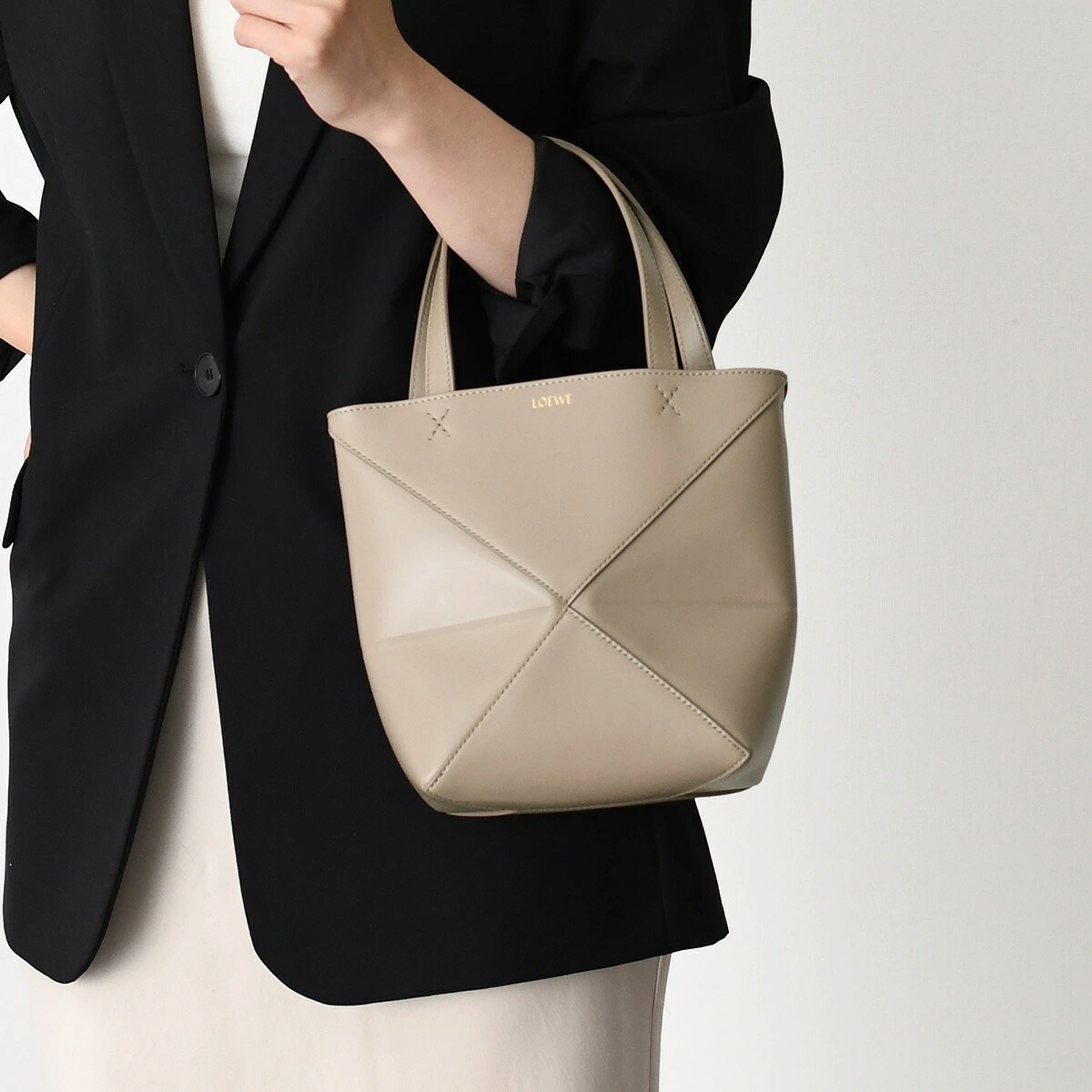 LOEWE（ロエベ） 【再入荷なし】LOEWE 財布 三つ折り財布 ペブル
