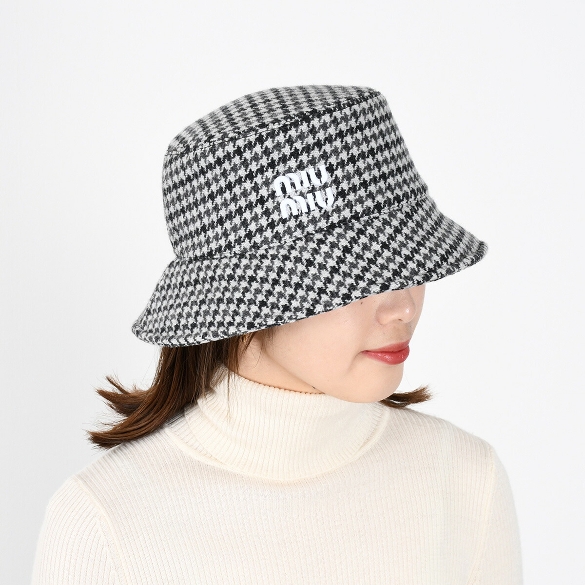ミュウミュウ刺繍入りギンガムチェックバケハ miu MIU ミュウミュウ 帽子 ハット ギンガムチェック バケット