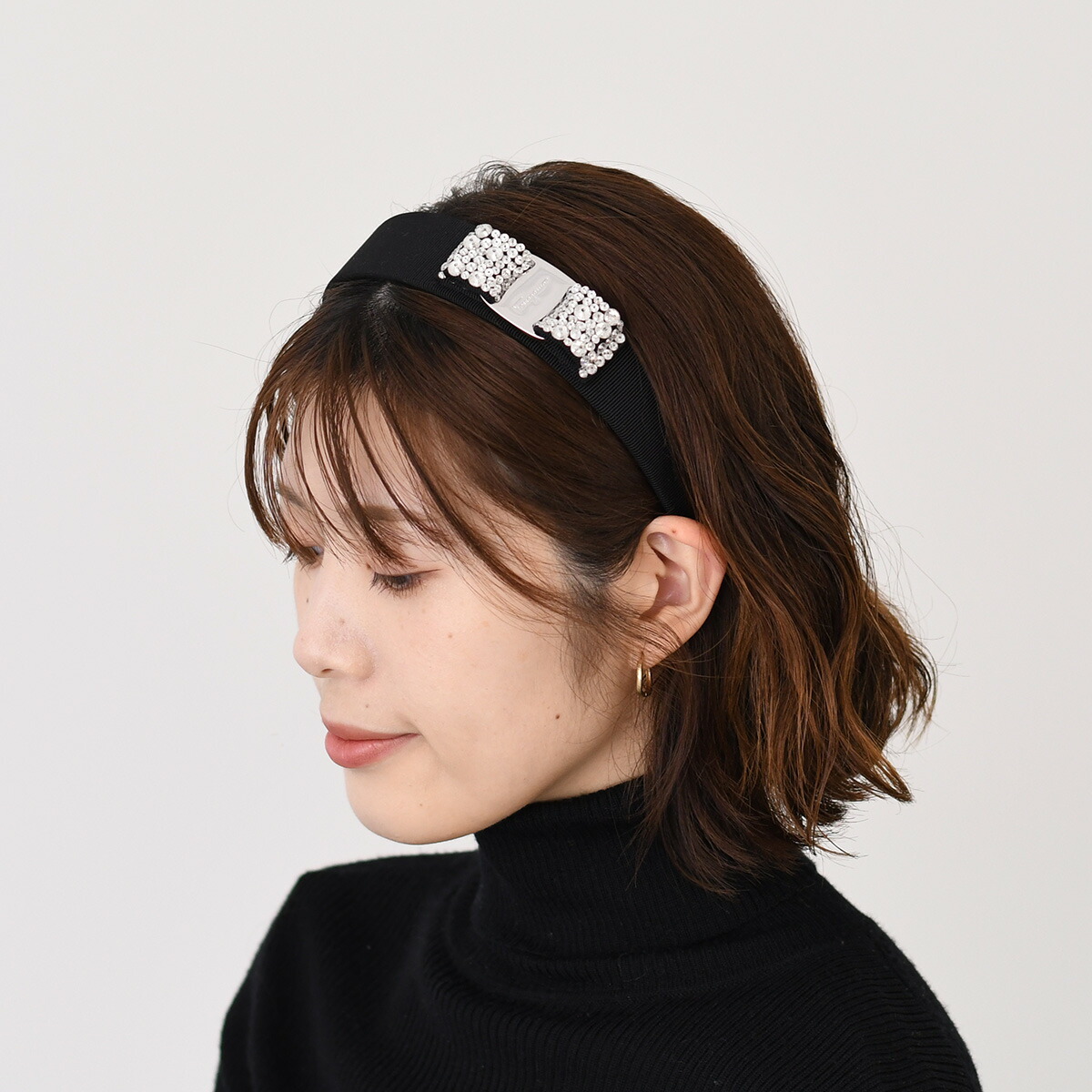 極美品⭐️ フェラガモ 現行品 カチューシャ クリスタル ヴァラリボン ブラック FERRAGAMO フェラガモ ヘアアクセサリー アクセサリー ヴァラ