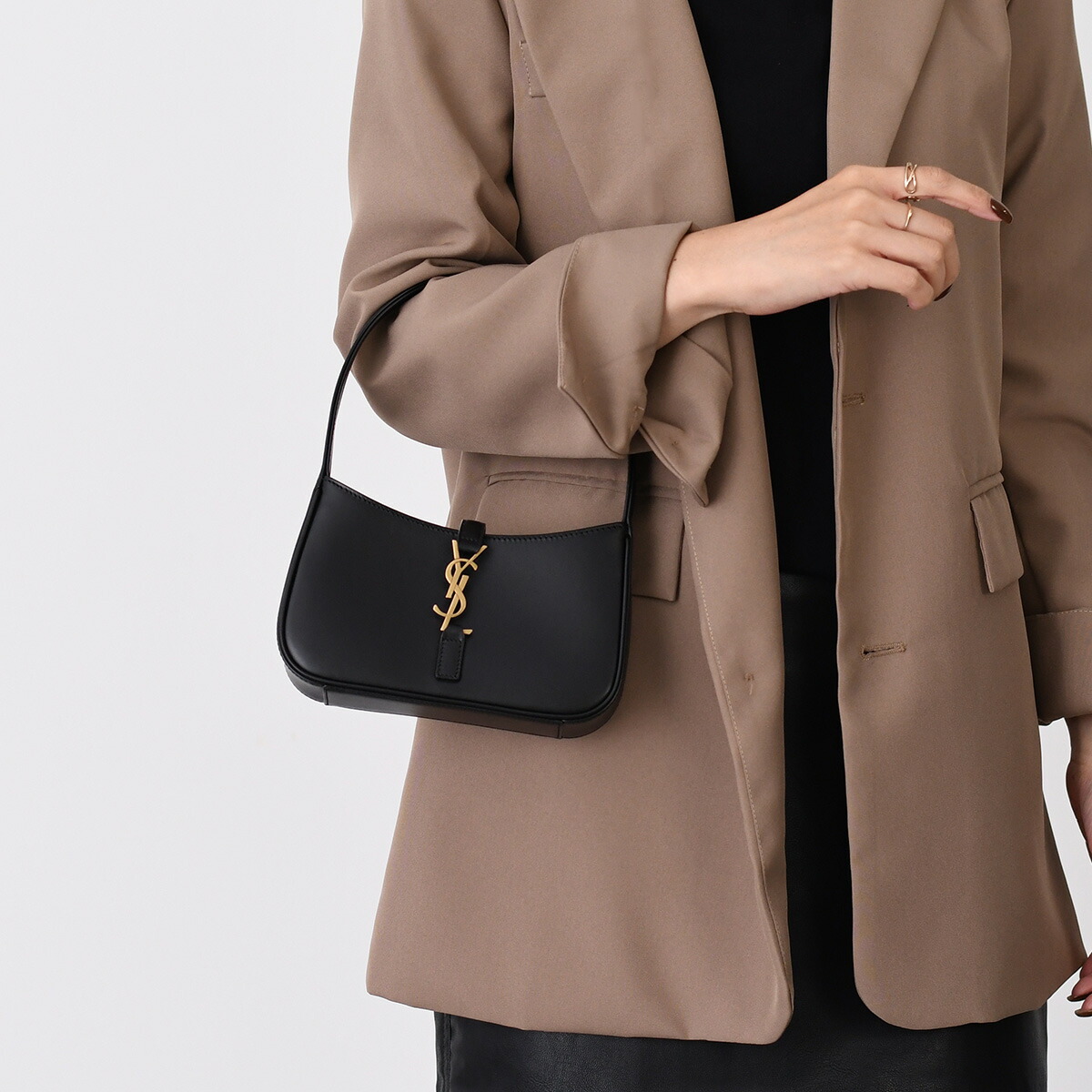 【極美品】TOD'S Tタイムレス　スモール　ブラック　ショルダーバッグ 女性 ブラック T タイムレス レザー ショッピングバッグ スモール