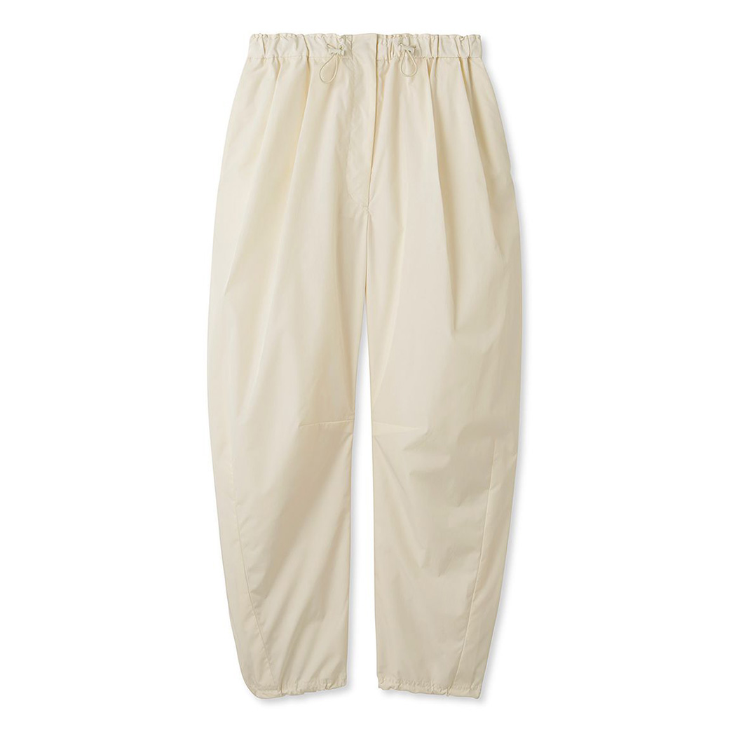 emmi atelier パラシュートパンツ ivory 0 新品未使用 タグ付 emmi atelier パラシュートパンツ ivory 0 新品未使用 タグ付