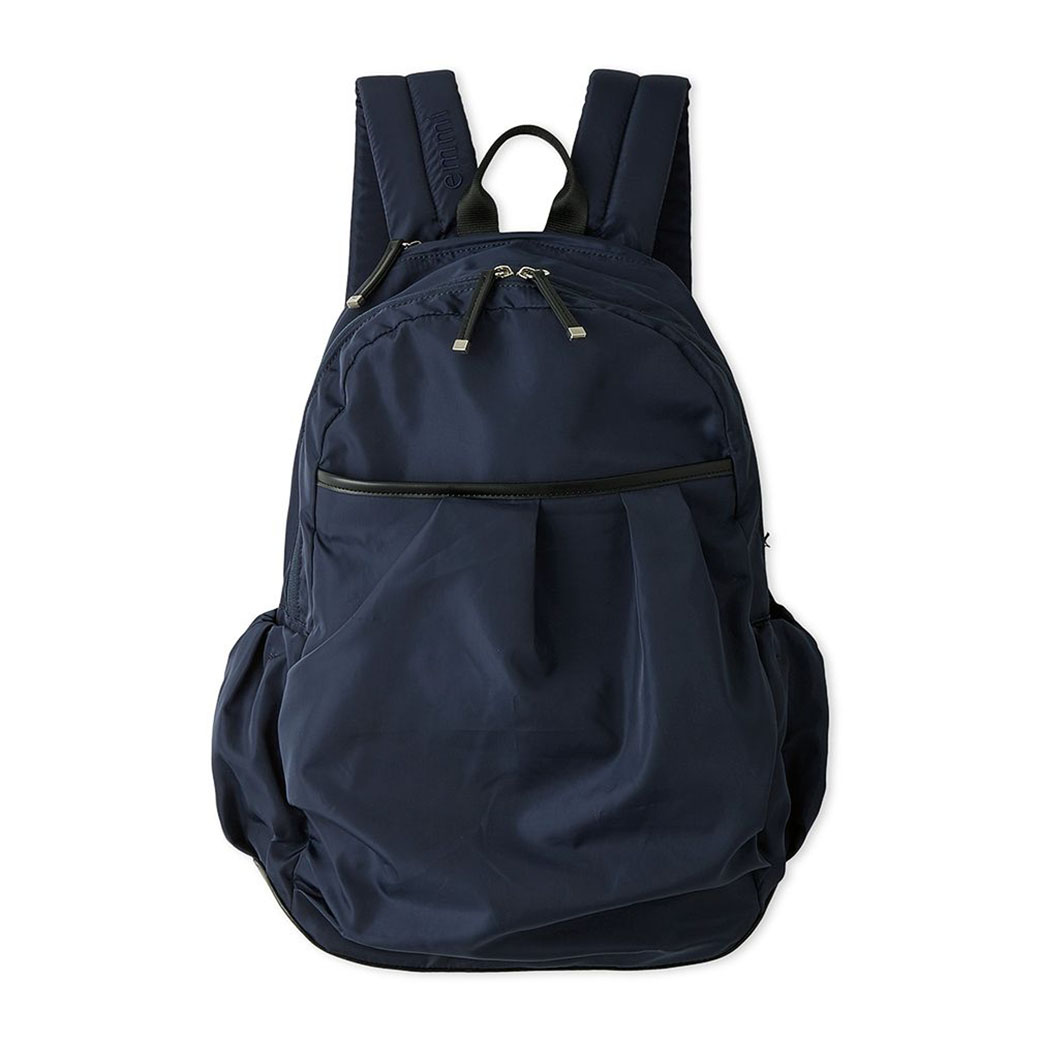 emmi バッグパック　リュック美品！ ONLINE限定カラー】eco 撥水ギャザーボディーバックパック