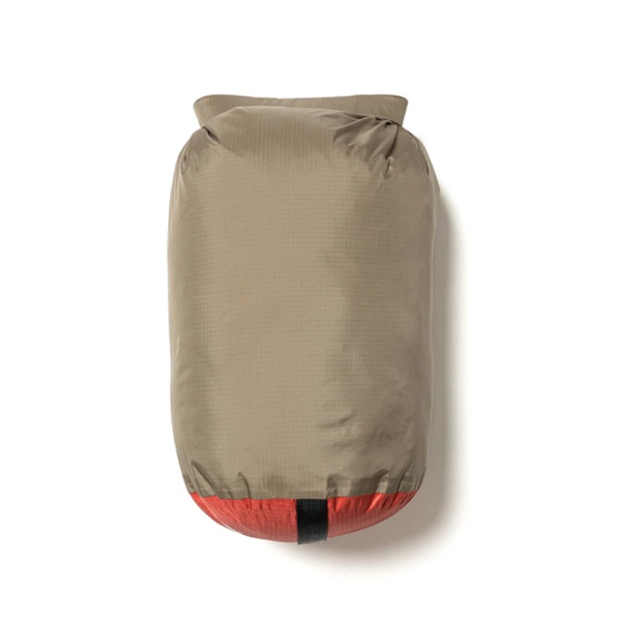 NANGA ナンガ COMPRESSION BAG M SIZE コンプレッションバッグ M サイズ ダウン製品 コンパクト収納 圧縮袋 直径17.8×38cm | NANGA | 01