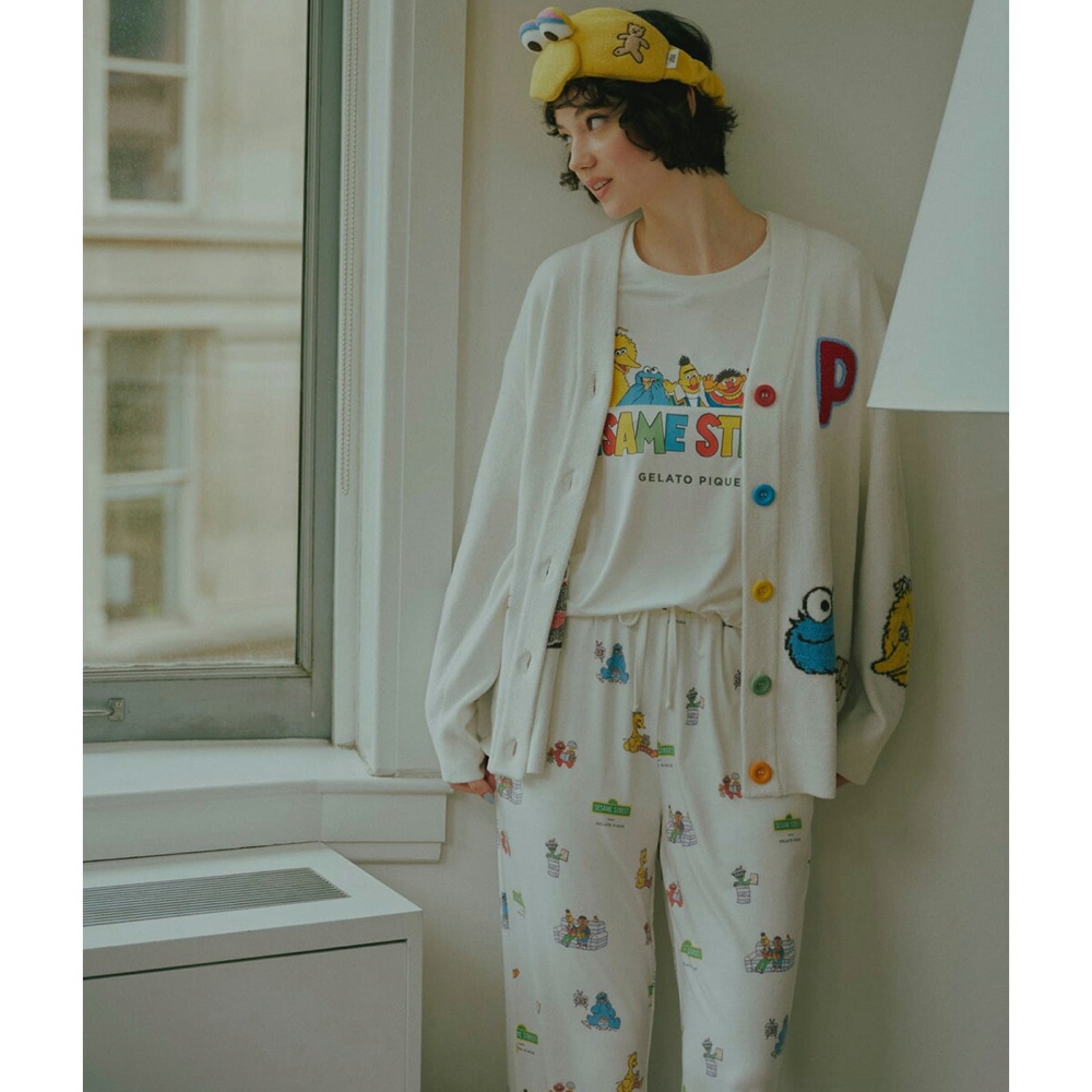 ジェラートピケ　SESAME STREET エアリーモコアップリケカーディガン gelato pique（ジェラートピケ） SALE30%OFF SESAME STREET エアリー