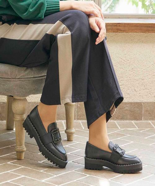 Mode et Jacomo（モードエジャコモ） 厚底ビジューバックルローファー