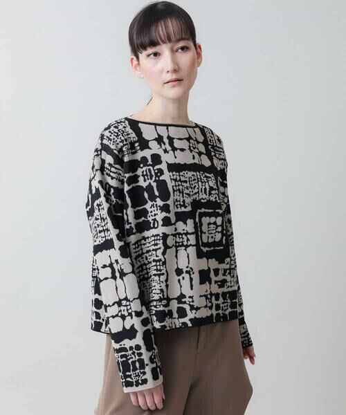 HIROKO KOSHINO（ヒロコ コシノ） 幾何柄ジャカードニットプルオーバー