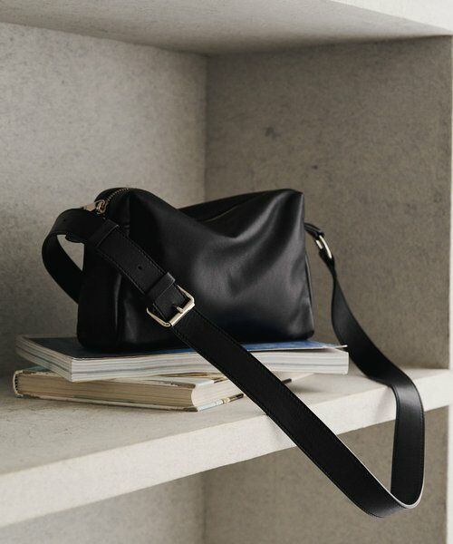 russet（ラシット） 《WEB限定》レザースクエアショルダーバッグ